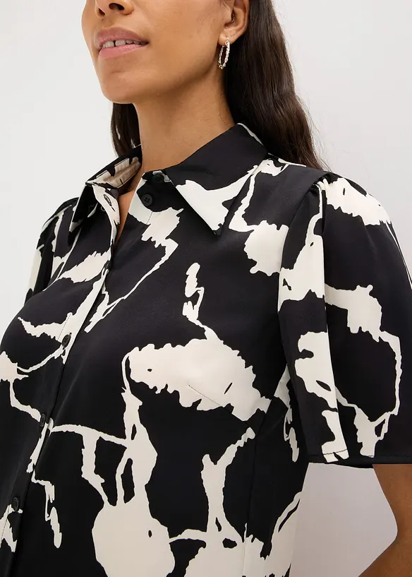 Blus av böljande satin, bonprix
