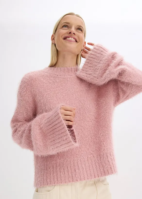 Tröja av fluffigt garn i fyrkantig modell, bonprix