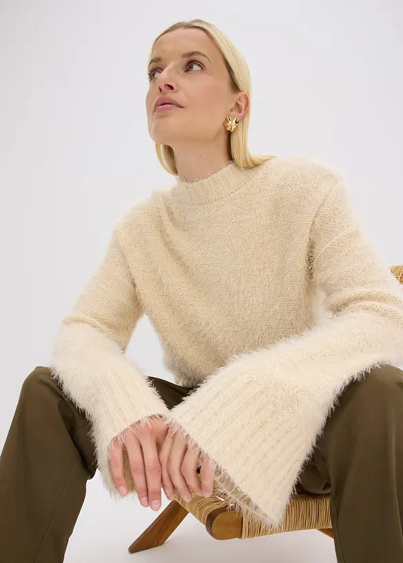 Tröja av fluffigt garn i fyrkantig modell, bonprix