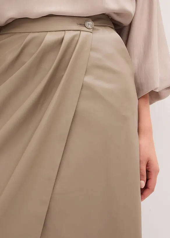 Omlottkjol av skinnimitation, bonprix