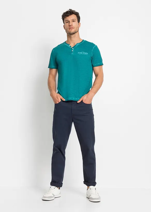 T-shirt i bomull med farfarskrage och tvättad look, bonprix