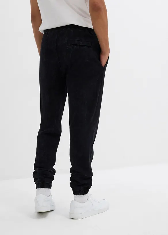 Sweatbyxa med tvättade effekter, av ekologisk bomull, Loose Fit, bonprix