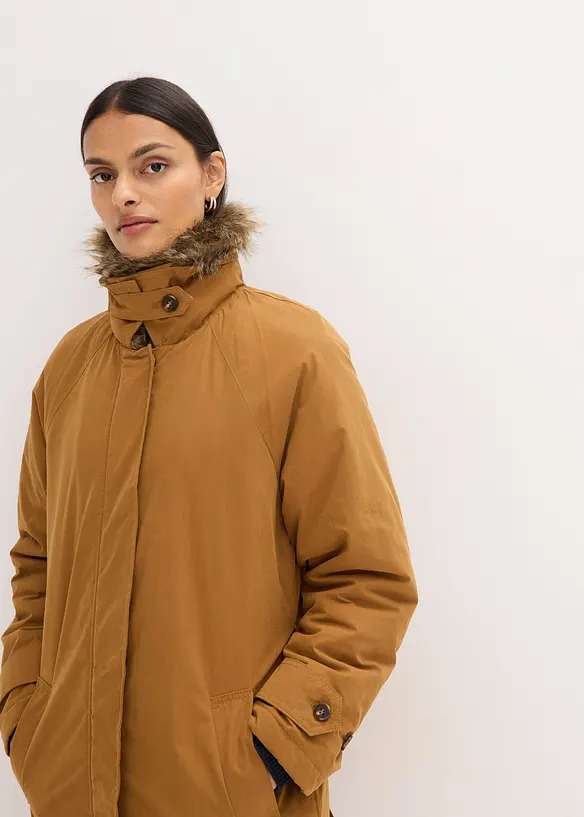 Vadderad trenchcoat med avtagbar fuskpälskrage, bonprix