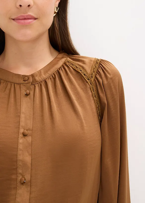 Satinblus med spetsband, bonprix