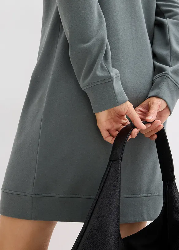 Trikåklänning med luva, bonprix