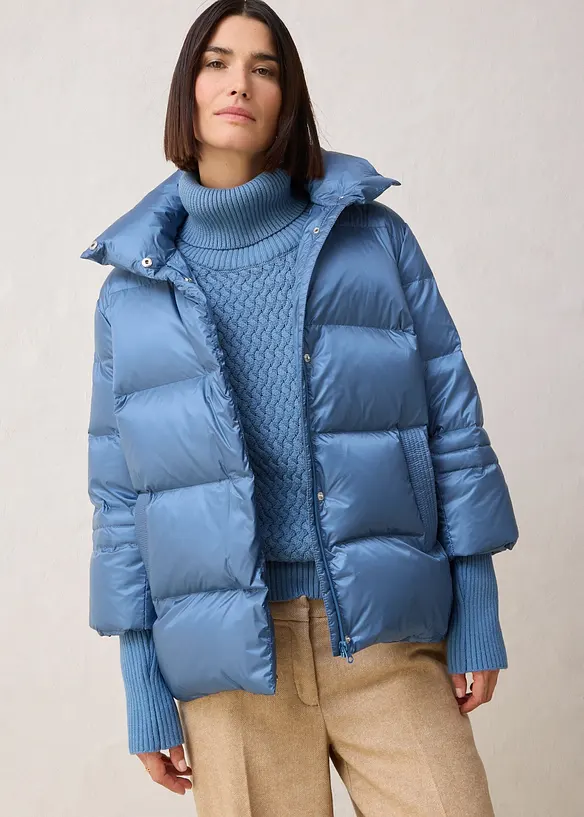 Dunjacka med återvunnet dun och stickade ärmar, bonprix