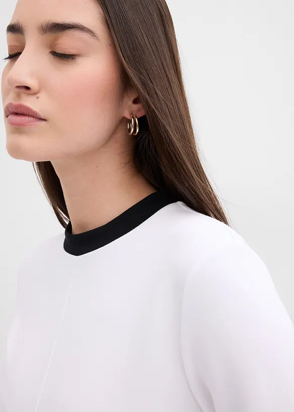Långärmad topp i viskosmix med kontrasterande krage, bonprix