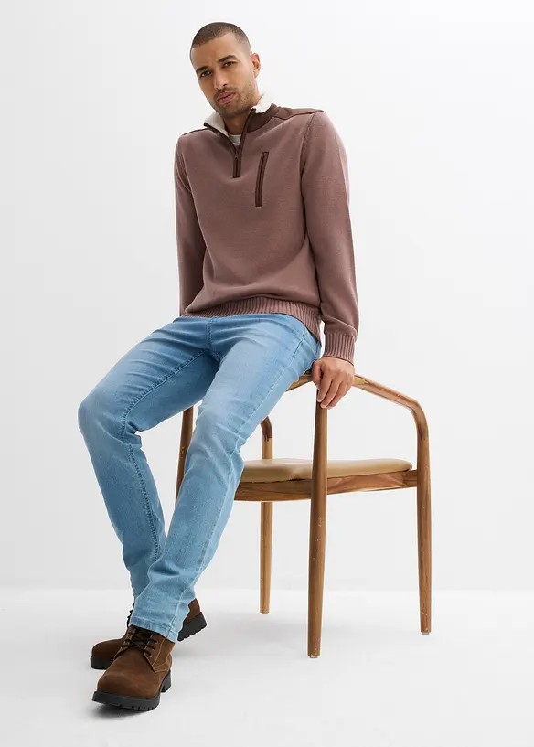 Grovstickad tröja med krage och vävd infällning, bonprix