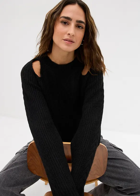 Grovstickad tröja med flätmönster, bonprix