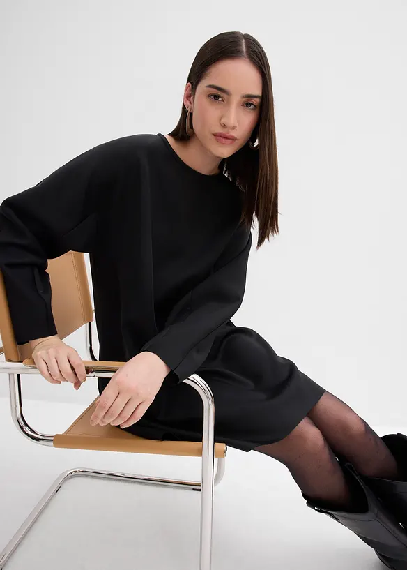 Klänning i stabil trikå, bonprix