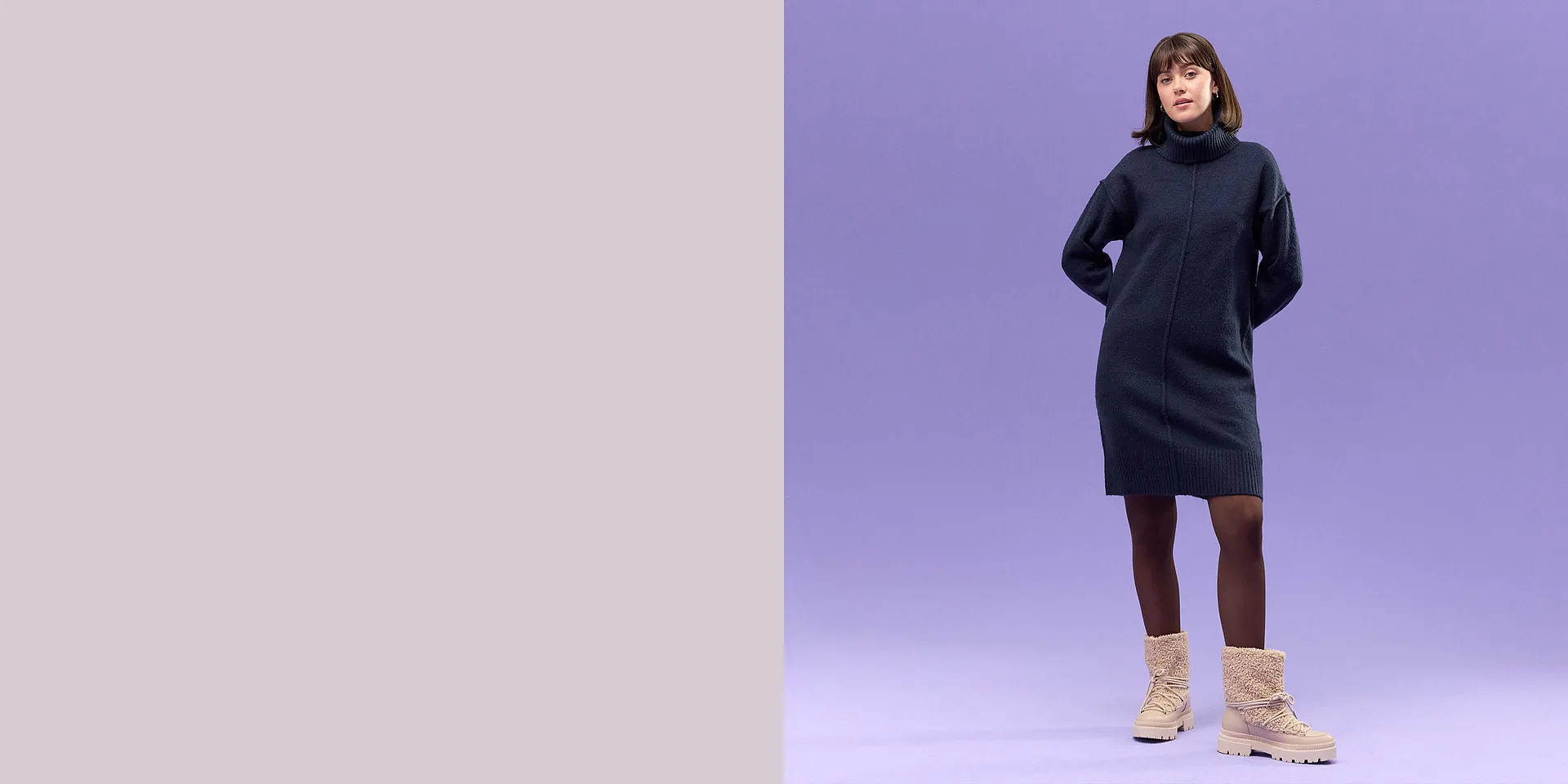 Elegant mörkblå stickad klänning med polokrage.