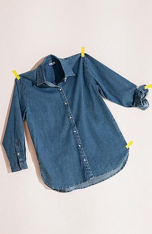 Dam - Stretchig jeansblus i oversizemodell - ljusblå denim