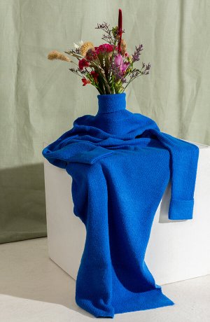 Dam - Stickad klänning med polokrage - azurblå