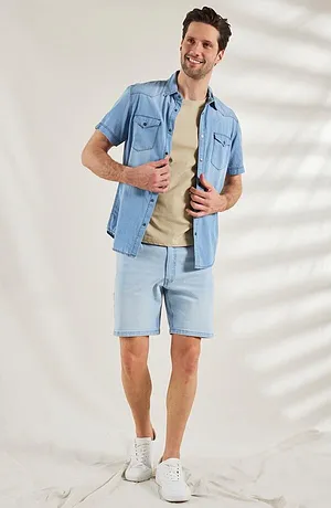 Heisenberg_FutureUse - Kortärmad jeansskjorta i ekologisk bomull, smal passform - isblå denim