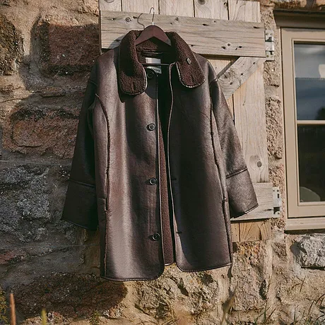 Dam - Jacka i lammskinnsimitation - mörkbrun