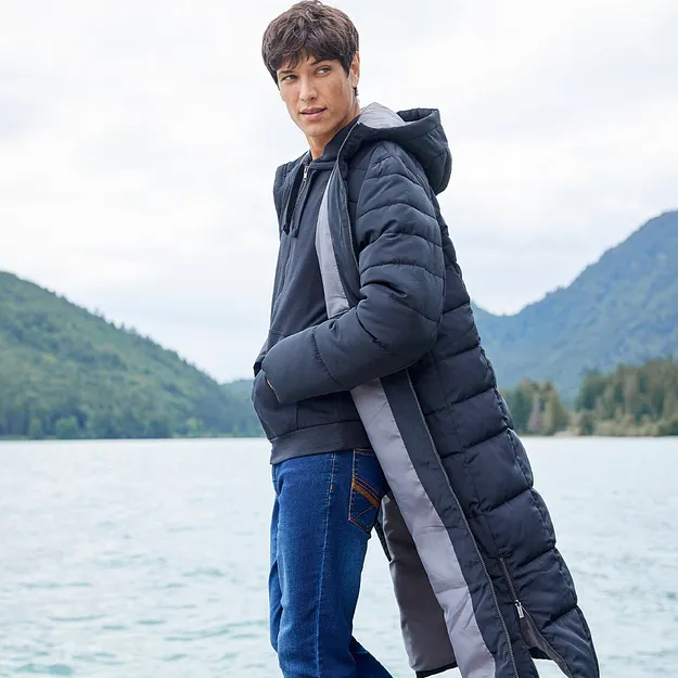 Herr  - L&aring;ng t&auml;ckkappa med kapuschong - svart