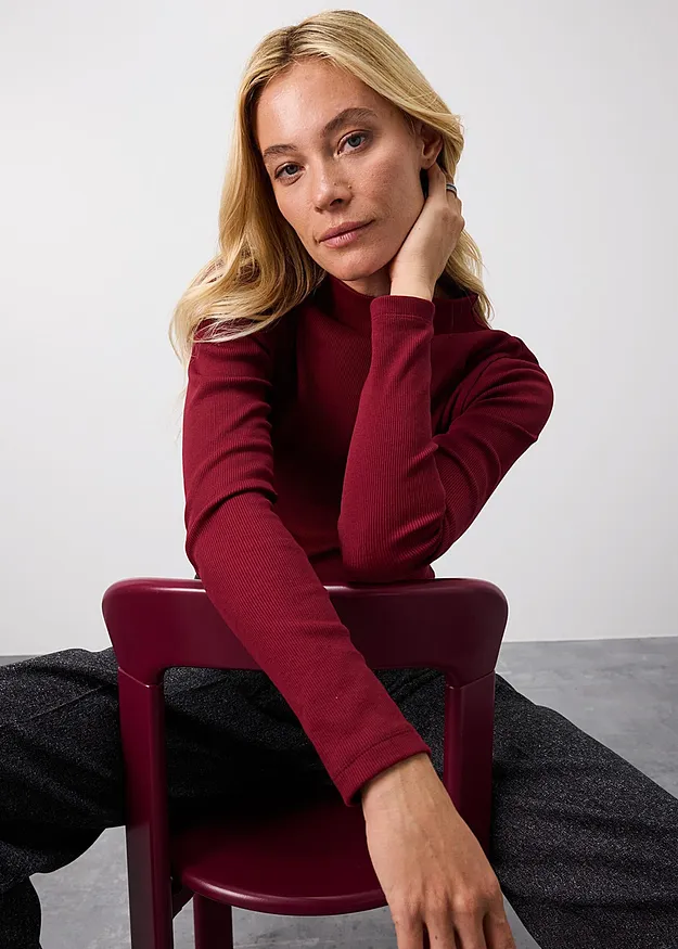 Heisenberg_FutureUse - L&aring;ng&auml;rmad topp i ribbat material - rubinr&ouml;d