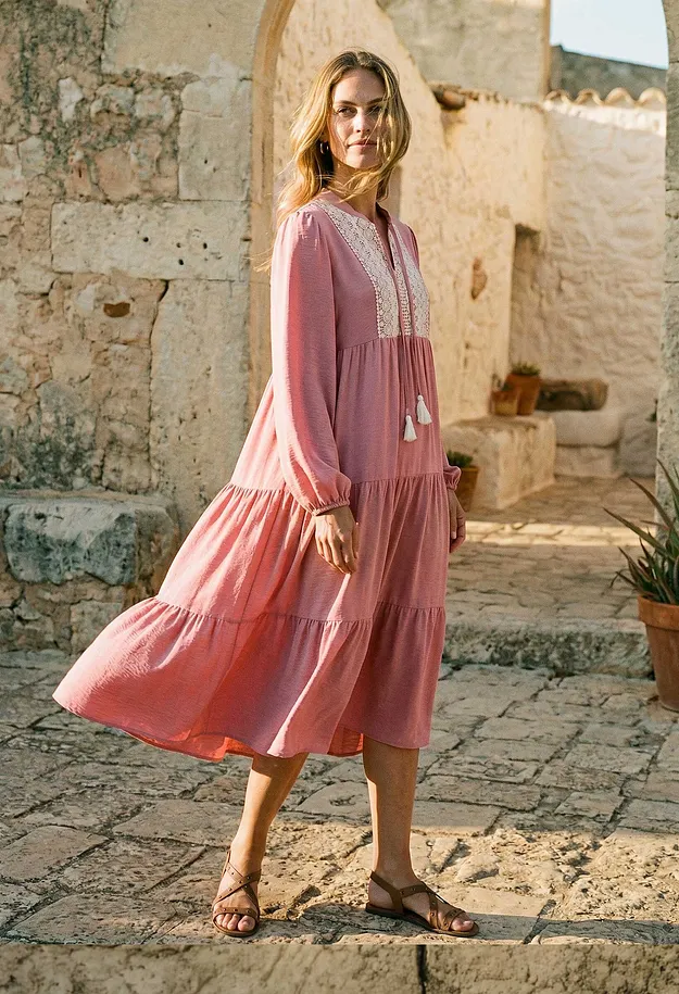 Dam - Midikl&auml;nning av mjuk viskosmix - puderbrun/natur