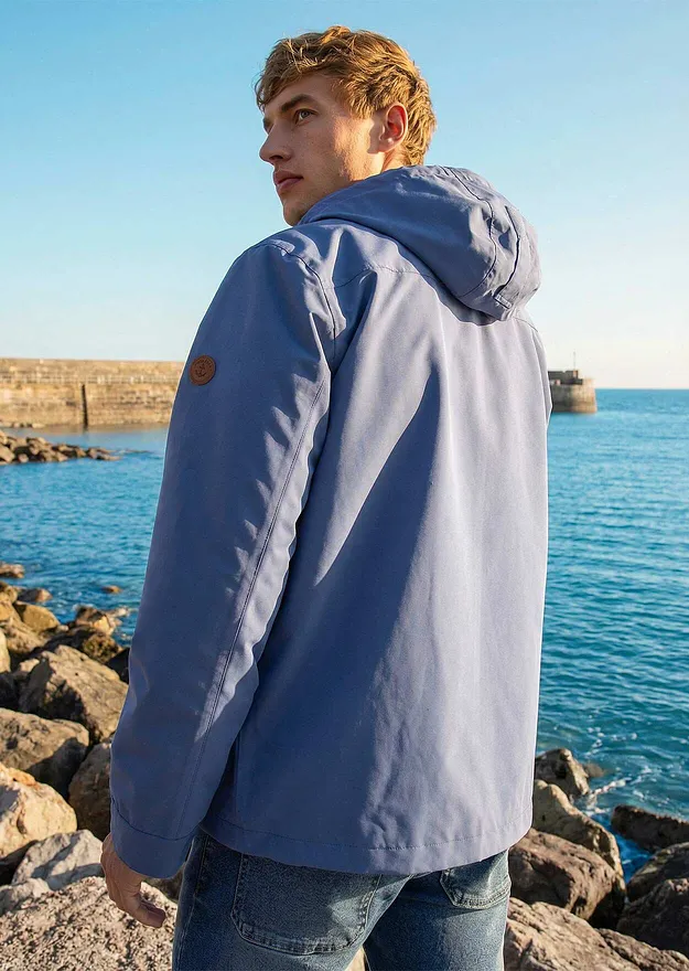 Herr  - Vattenavvisande jacka med huva och detaljer i skinnimitation - jeansbl&aring;