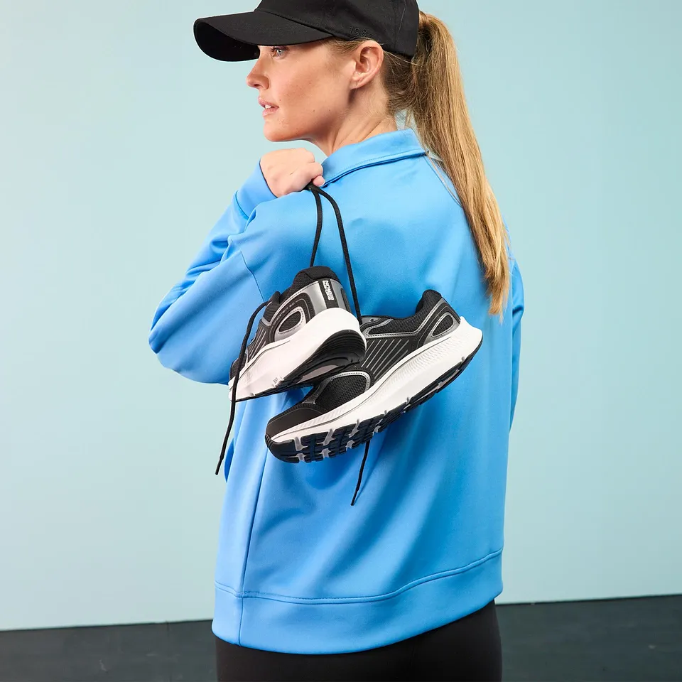 Dam - Keps med broderi - svart