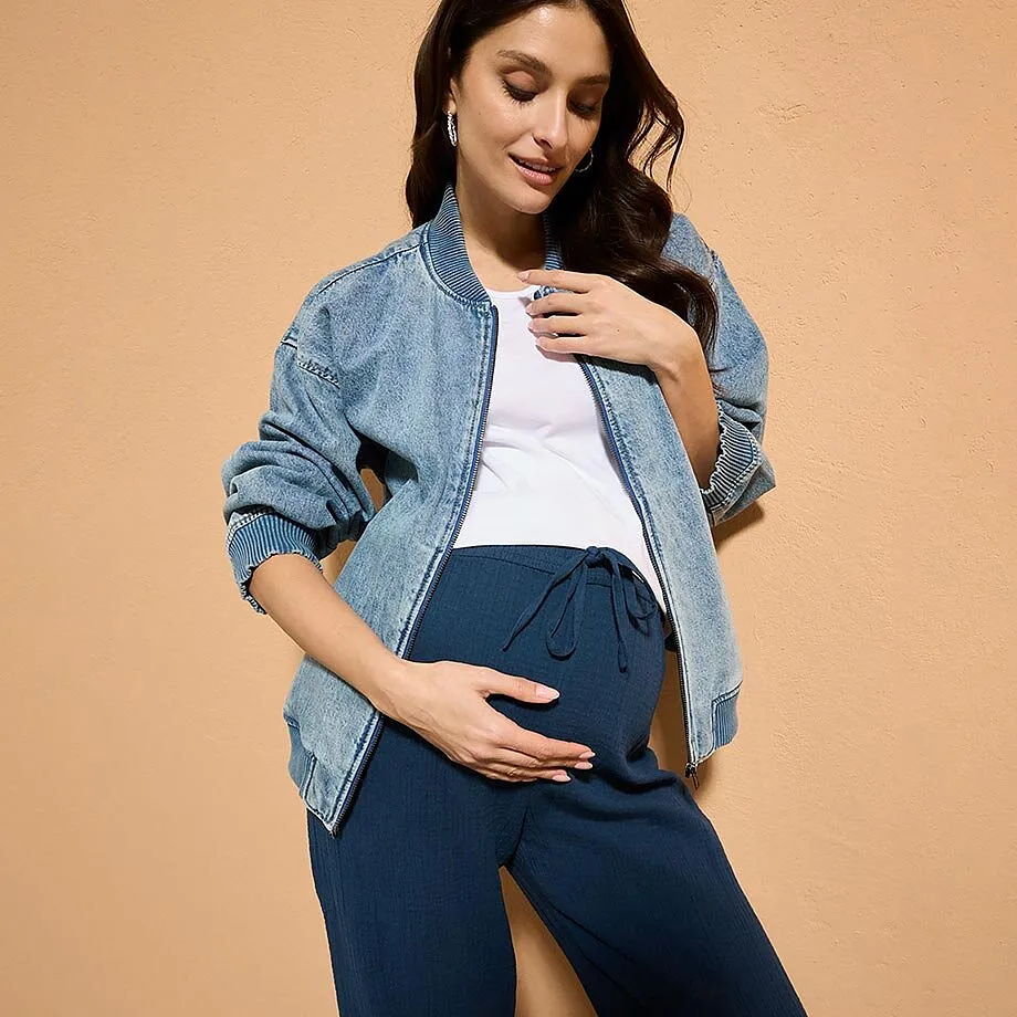 Bl&aring;a mammabyxor.