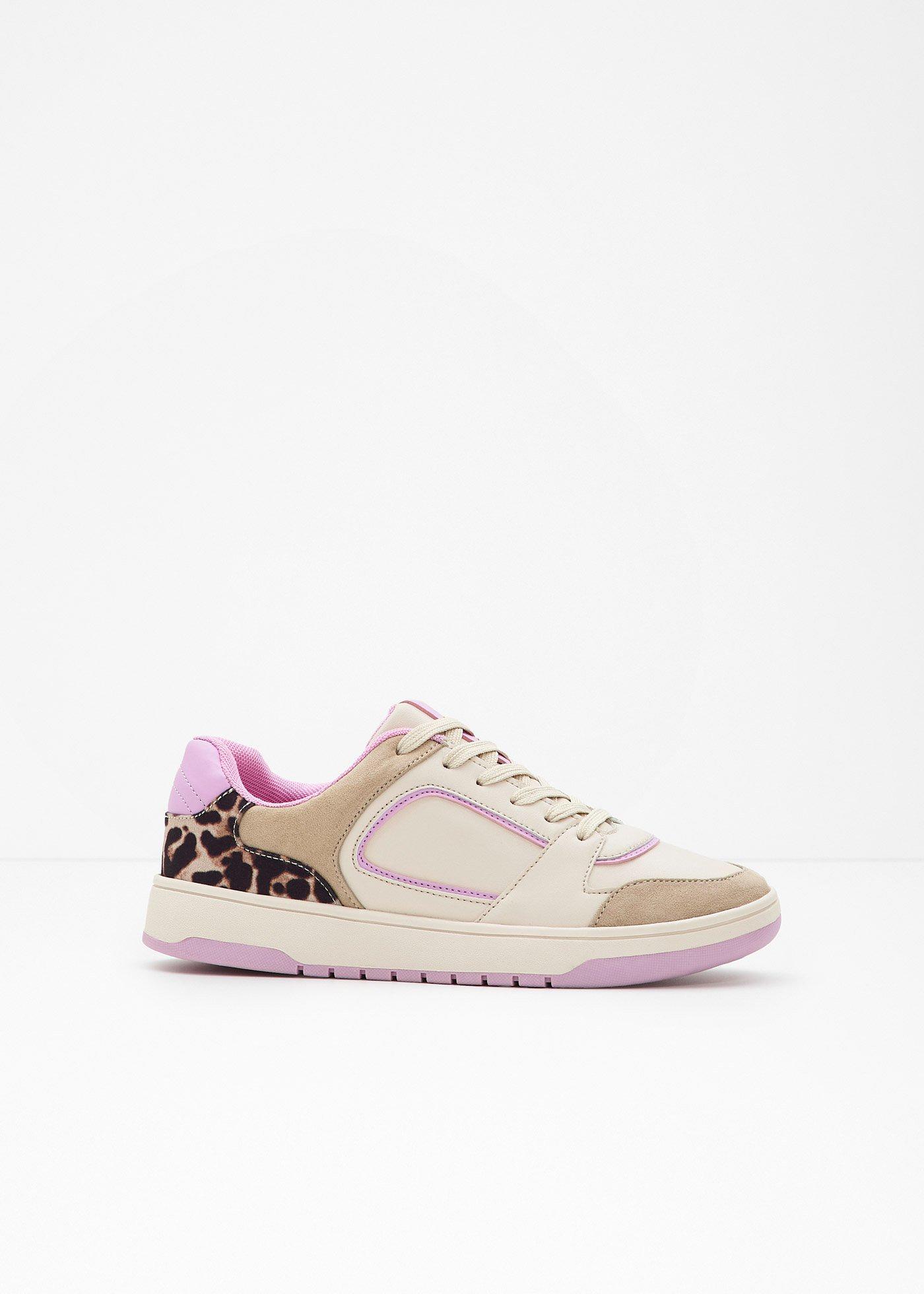 bonprix – Sneakers med djurmönstrade detaljer