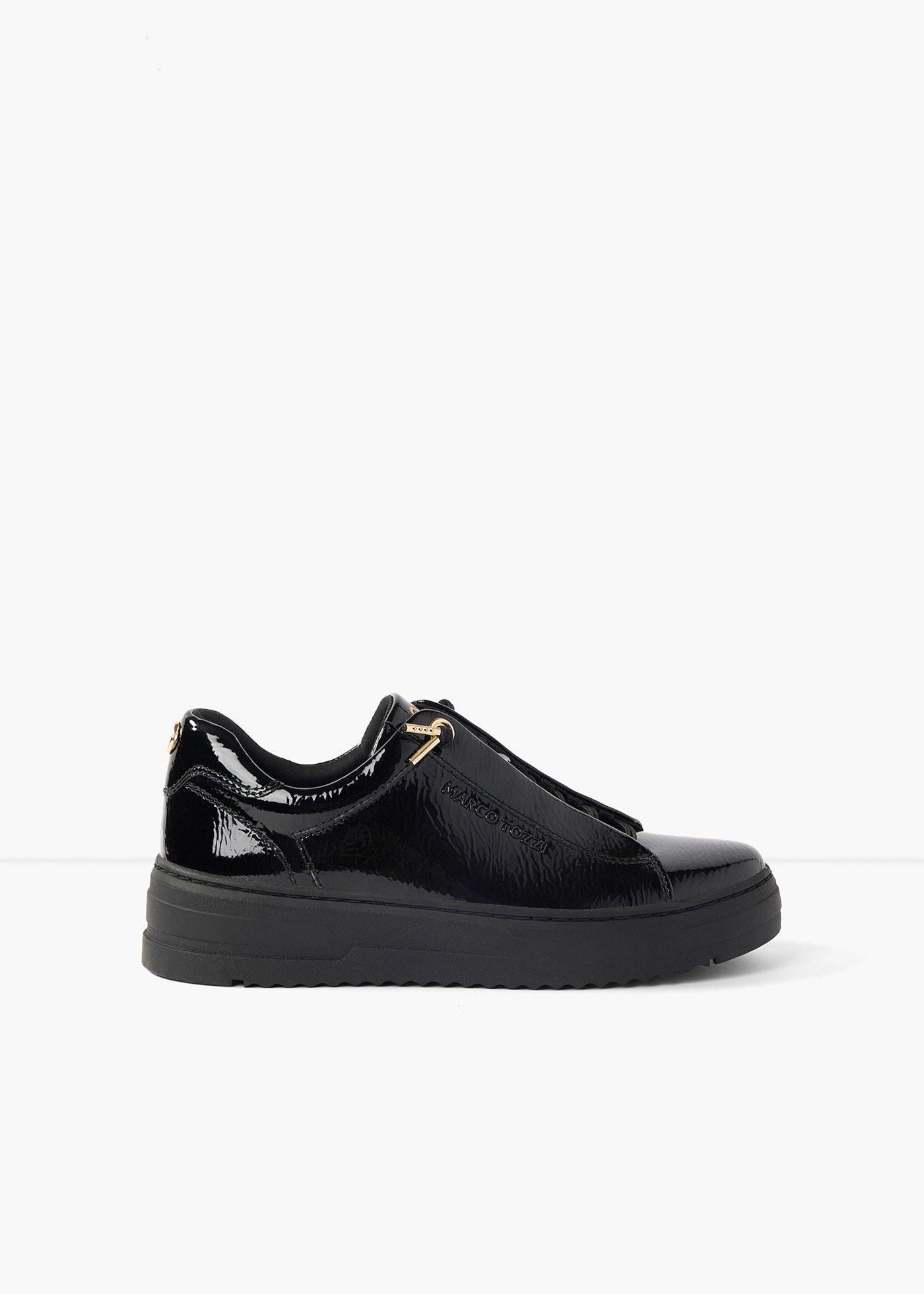 bonprix – Marco Tozzi-sneakers i lackmaterial