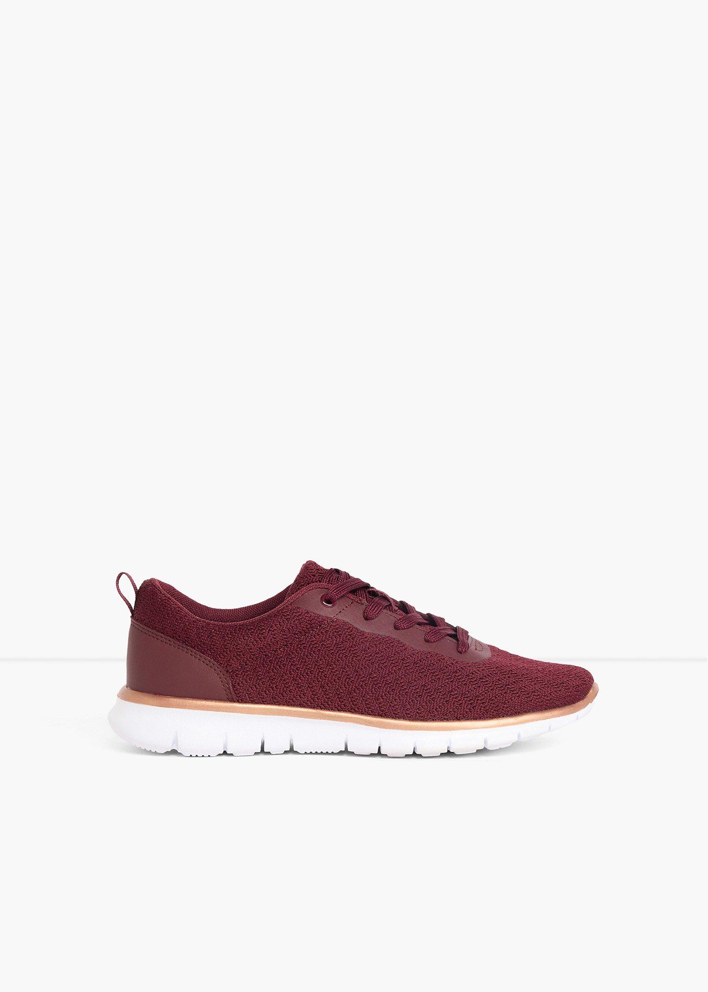 bonprix – Sköna sneakers med vadderad innersula