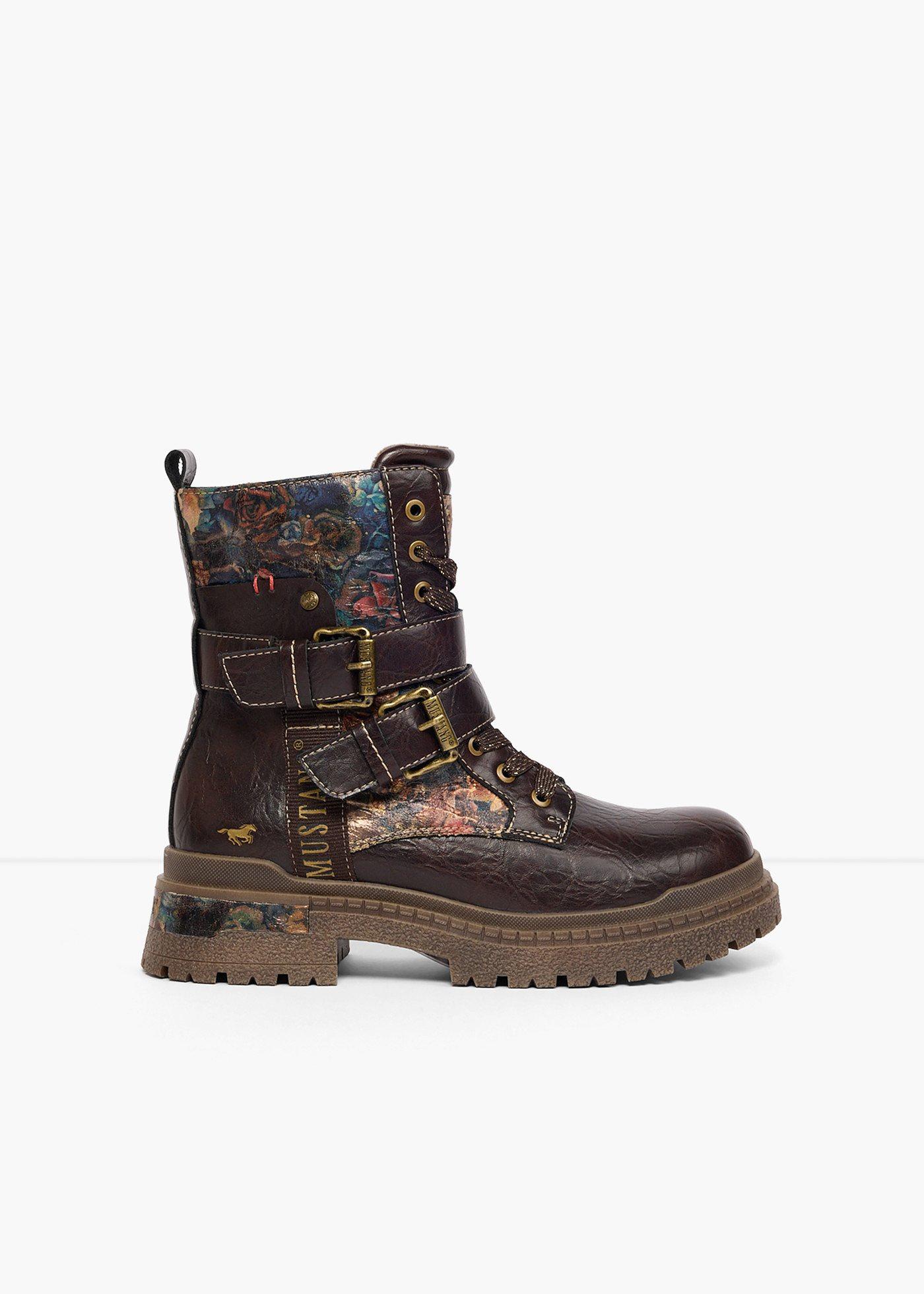 bonprix – Mustang-känga med snörning och spännen
