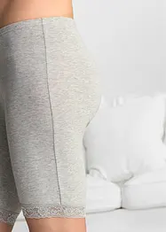 En förmånlig förpackning med boxertrosor med långa ben i ett mjukt material, bonprix