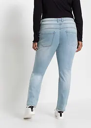 Boyfriendjeans med destroyed-effekter och återvunnen polyester, bonprix