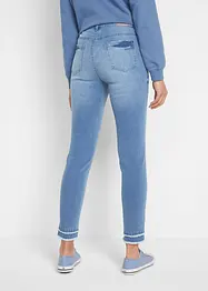 Supermjuka jeans i 7/8-längd, bonprix