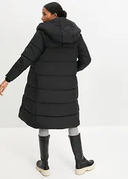 Vadderad oversizekappa med huva, gjord av återvunnen polyester, bonprix