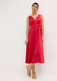Mellanlång klänning i glansig satin med blomapplikation, bonprix