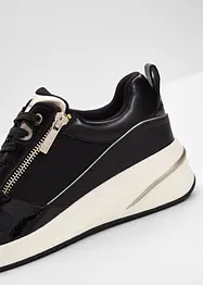 Fina sneakers från Tamaris med glittrande ovansida och detaljer i ormskinnsmönstrat material och lack, Tamaris
