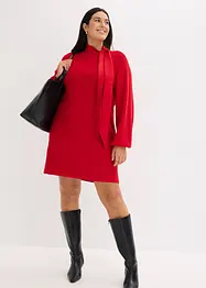 Stickad klänning med knytband i mjuk viskosmix, bonprix