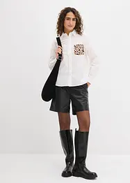 Oversize-skjorta med kontrasterande ficka, bonprix