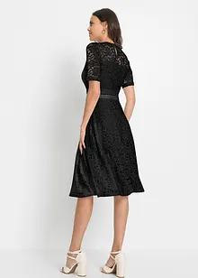 Spetsklänning med virkad infällning, bonprix