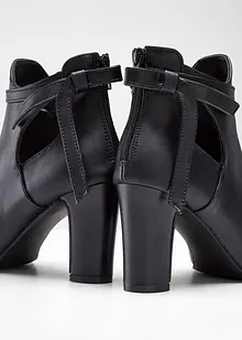 Stövlett med cut-out, bonprix