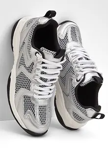 Sneakers med kraftig sula, bonprix