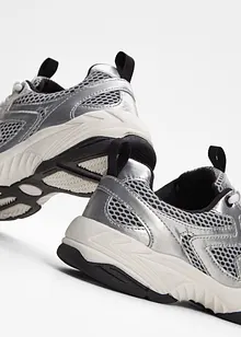 Sneakers med kraftig sula, bonprix