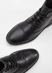 Snörkänga i skinn från Bugatti, Bugatti