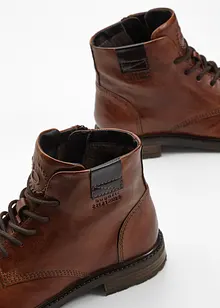 Snörkänga i skinn från Bugatti, Bugatti