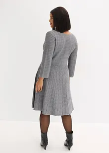 Stickad klänning i följsam viskosmix, bonprix