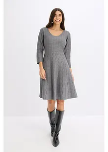 Stickad klänning i följsam viskosmix, bonprix