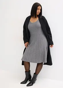 Stickad klänning i följsam viskosmix, bonprix