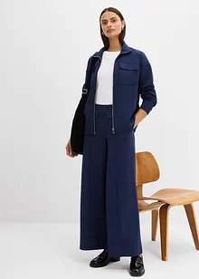 Byxa i bootcut-modell av glansig viskosmix, bonprix