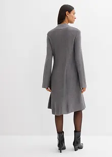 Stickad klänning med A-linje av viskosmix, bonprix