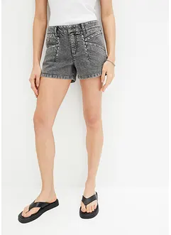 Jeansshorts med nitar, bonprix