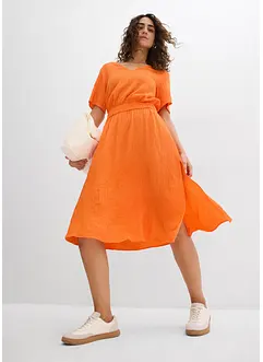 Mellanlång klänning i luftig bäckebölja, bonprix